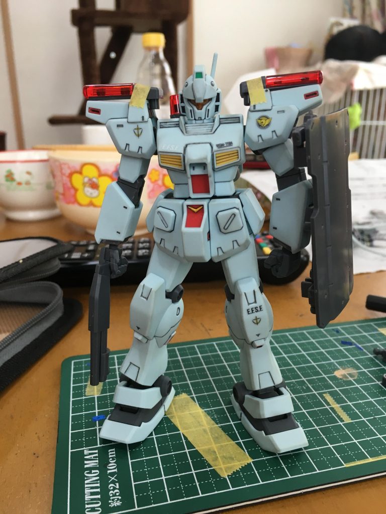 既存のジムカスタムに仮止めしてイメージ作成。まあいわゆる某レイバーですね。