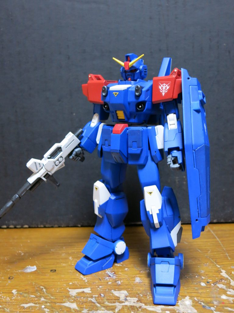 まずは立ち絵。基本は素組み、シールドのみHGUC旧版ブルー3号機から流用しています。