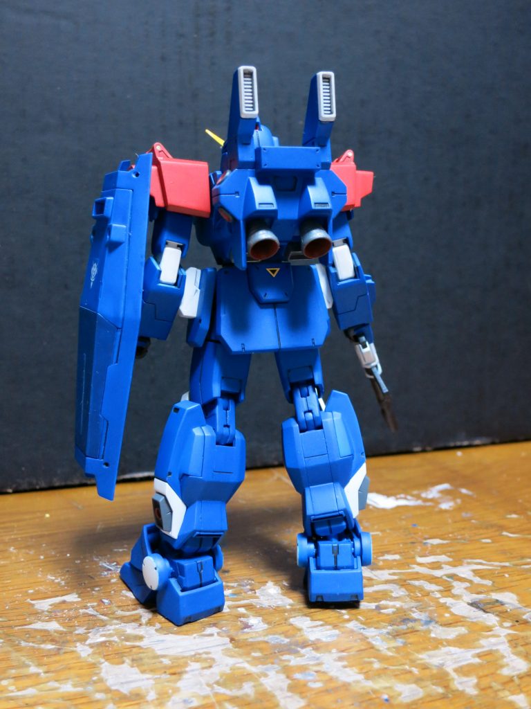 後は大きく手を入れるでもなく、基本的な工作に終始したのみですが、それでもHGUC旧版から格段にグレードアップしている事に驚いています。