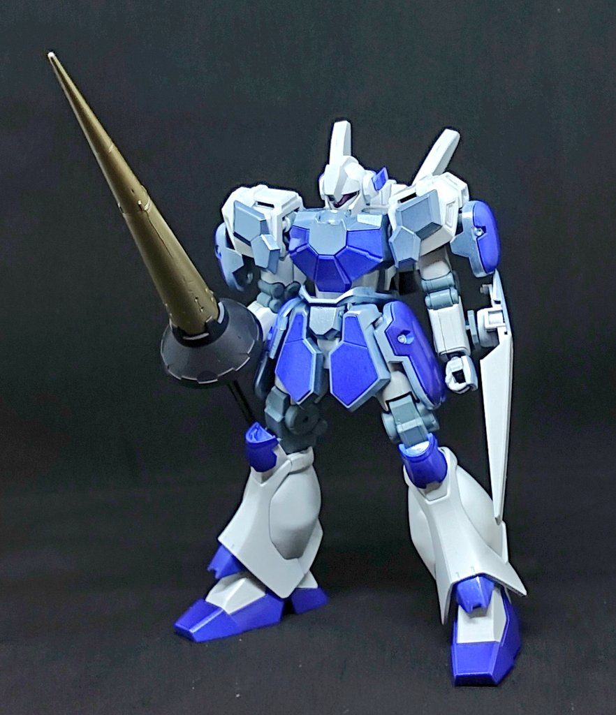 ランスとシールド装備。ランスはコトブキヤさんのＭＳＧの物で矛先をタミヤラッカーのチタンゴールドで塗装したもの。このゴールド良いッスねぇ(*´▽｀*)
シールドはジェガンの物をカットして縮めた小振りな物。