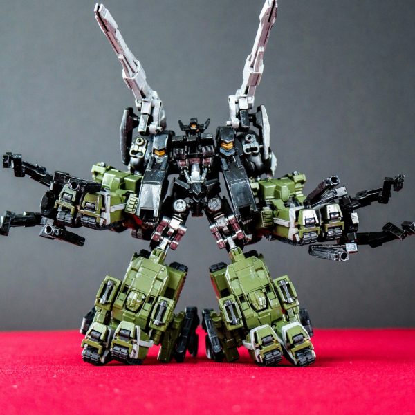 合体！変形！ビルドフォートレスガンダム