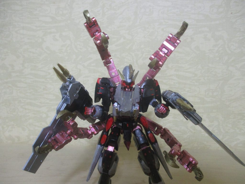 いきなり全武装展開!