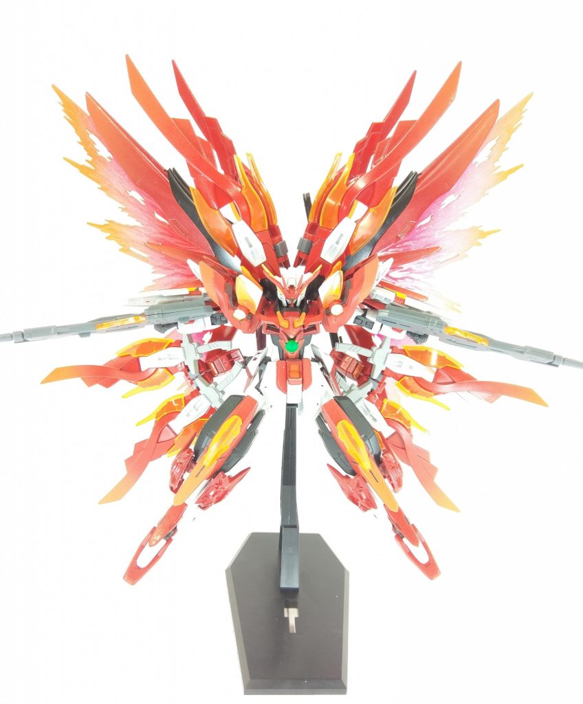 リアアーマーのウイングゼロ炎の翼も展開し覚醒的なポーズ!ビルドファイターズ系列だったら何とかバースト!とかトランザムみたいな感じになると思います。