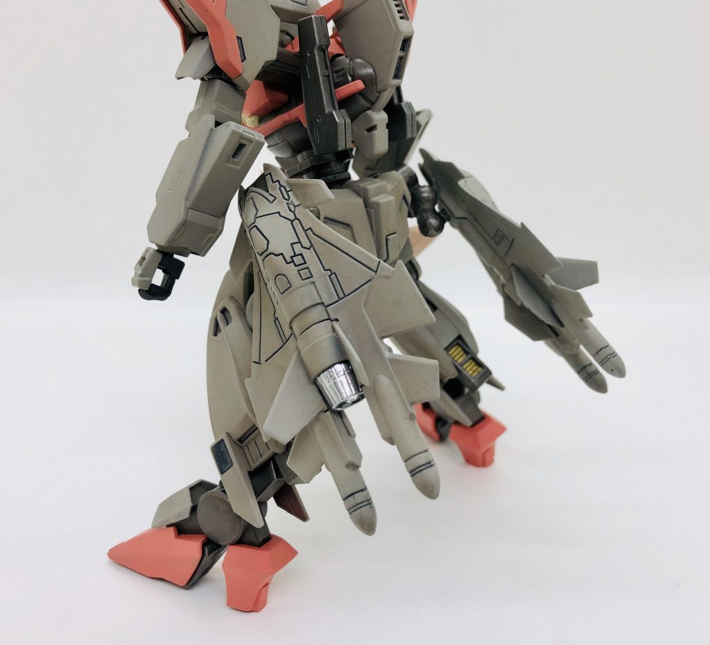 テロルブースター・アニムス重力断層離脱用ブースターであるアルテミス・ブースターを常用するわけにも行かないため、通常時は後期型のテロルブースターを使用する。起動後の初戦闘でブースターの基部にダメージを受けて飛行機能を失う。現在はホバー機構のみが生きており地上を高速で動き回るくらいしかできない。