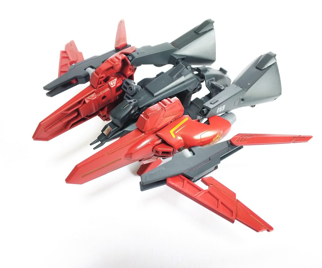 さらにシールドブースターと合体すればMA形態に
SFSの様に上に乗る事も可能です。