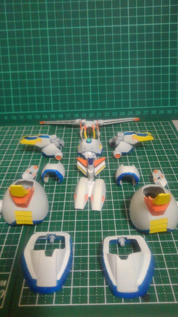 エックスといえばアーマーパーツ!
ということでジャンクの寄せ集めでつくってみました