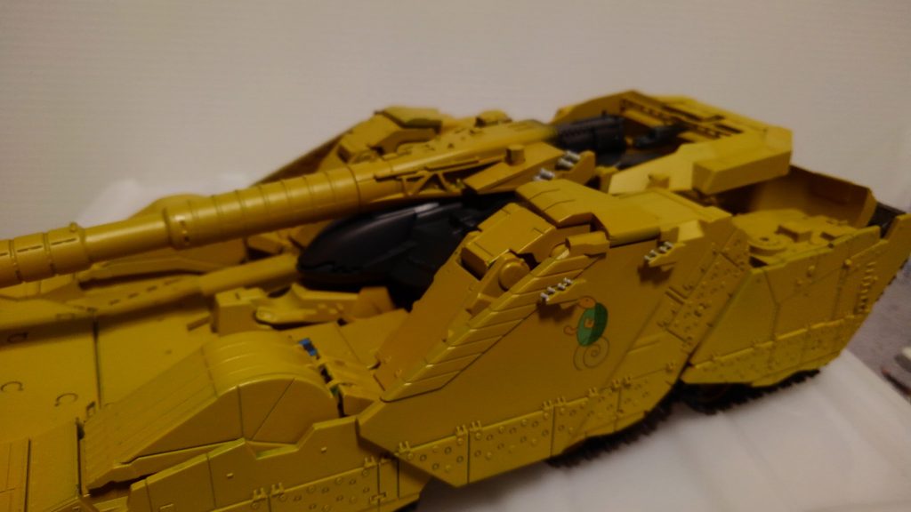 カメさんチームは迂回して先行。稜線の影からでないでください