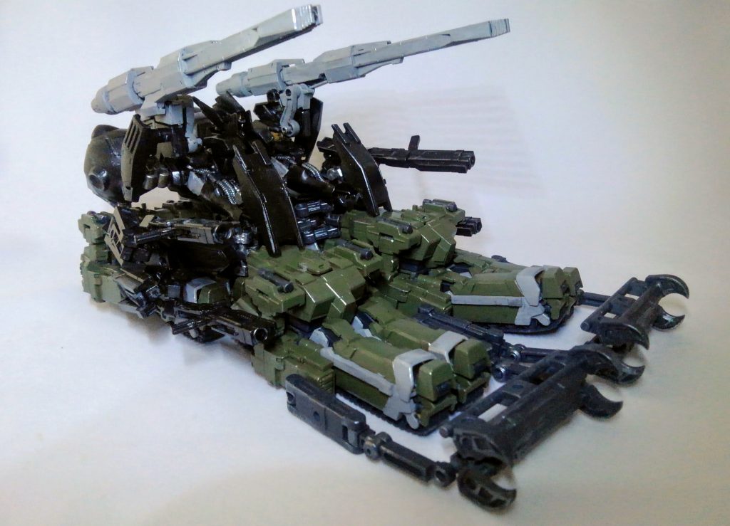 五体合体、ビルドフォートレス!(フォートレスモード)
合体し見た目はまさに動く要塞(自称)