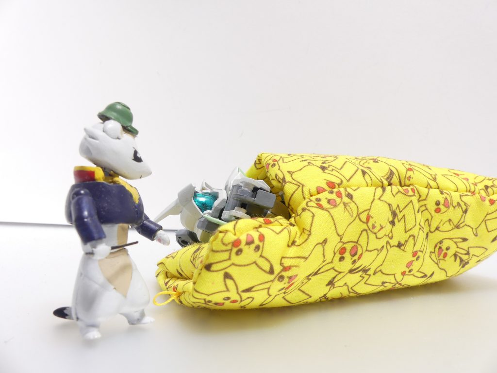 ・・・起きろ、アルザス。もう夏だぞ。と言うことで、「GBNW」、「EX」になって再開です。まず本連載の仕様を。基本的には、2018年8月~2019年6月に展開されていたHGBCガイド・「GBNWeapons」が不定期連載になっただけと思っておいてください。定期連載時の索引(随時リンク追加予定)は今後「ガンプラ紹介」のラストに固定します。筆者プロフページからもおすすめ作品で飛べます。不定期化の理由については第52改でも話していますのでそちらで。勿論、今回のような例外となる改・「GBNLives」も健在です。・・・とはいえ、第52改までに紹介したのはHGBC28個(一部重複・解説しないスタンド絡みを除くと全47個中33個)、HGIBA9個中8個。全部のHGBCが見つかると一瞬で終わってしまう量です。HGBC編は隙を見て月一程度で仕込めれば良いかなという事になり、メインは不定期に投稿されるガンプラとなります。今後、「ビルドダイバーズ」新シリーズがスタートするにあたって、新シリーズである「Re:RISE編」が順次展開されていきます。今回の小説パートはその「序文」とお考えください。勿論、HGBCも出ればそれらは「Re:RISE編」で取り扱います。・・・最近の忙しさから考えて「予定」ではありますが・・・そのように考えた方が楽しいじゃないですか。