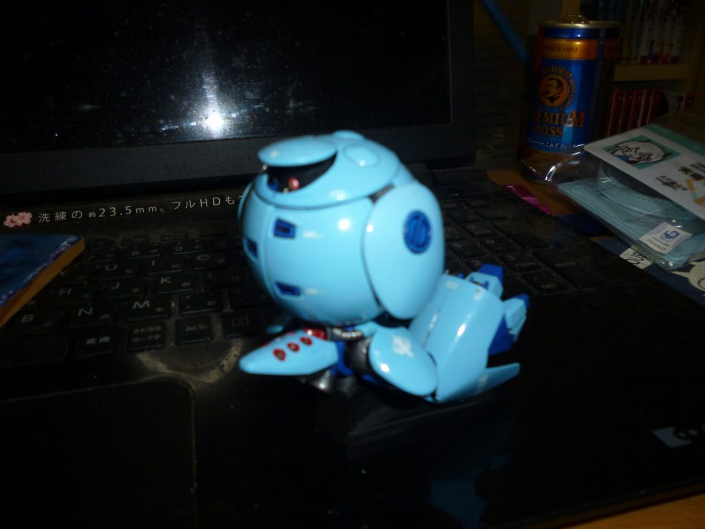 水中巡行形態です。
イメージとしてはユニコーンガンダムにて描かれたトリントン基地襲撃のワンシーンのつもりです。