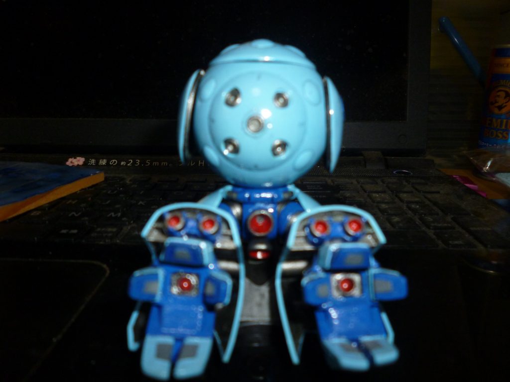 リアビューをアップで。
足の裏にも小型バーニアを仕込んで、出力アップです(笑)。