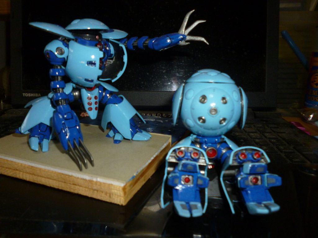 別角度&水中巡行形態のリアビューです。
ツメの独立稼動が思いのほかいい味を出してくれていて満足です。