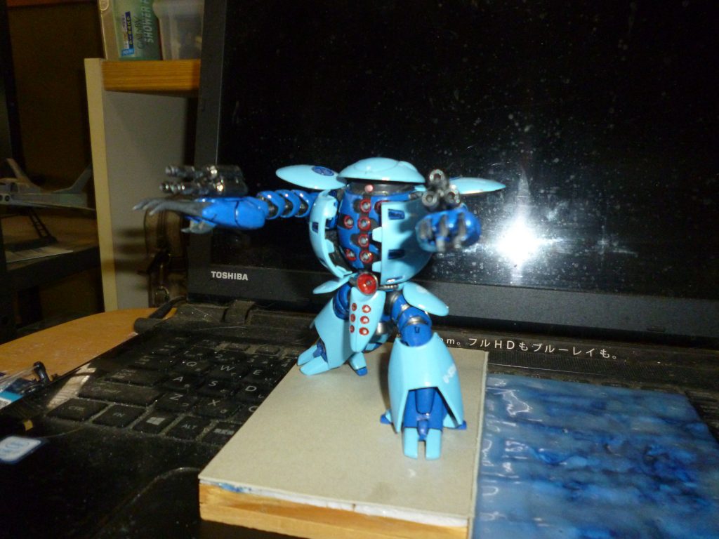 オマケです。
元のキットが∀のカプルなので、オプションとしてハンドガンも装備できます。