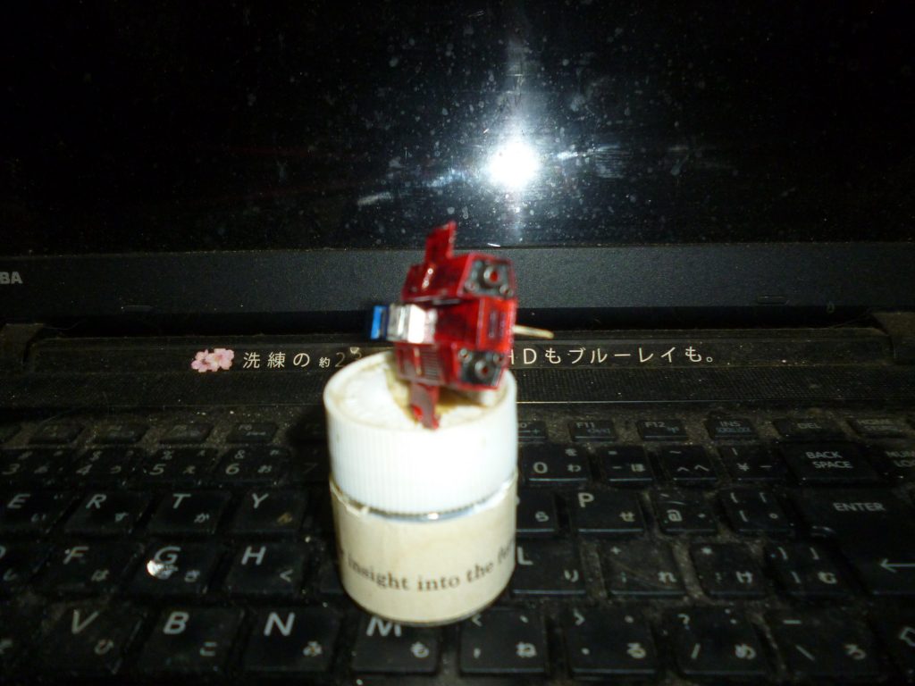 ごめんよ・・・。
まだ僕には、帰れるところがあるんだ・・・。
こんなに嬉しいことはない・・・！！
分かってくれるよね？
ララァには、いつでも会いに行けるから・・・。