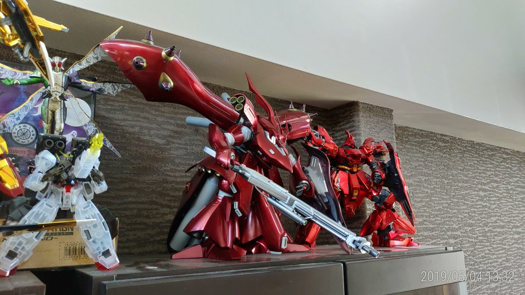 サザビーと並べると威圧感ハンパない