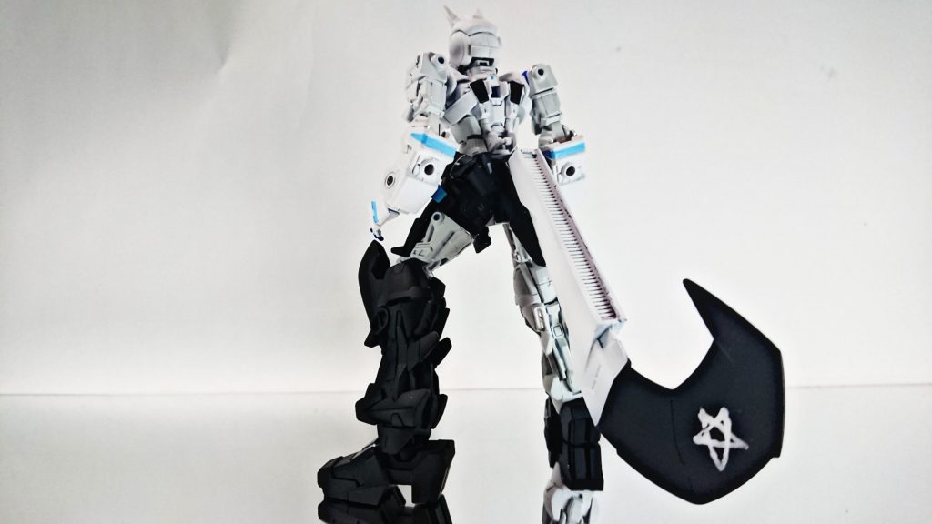 通常形態。
モチーフである『白上フブキ』さんは、白い『狐』です。
出来る限りモチーフそのままのカラーリングにしています♪