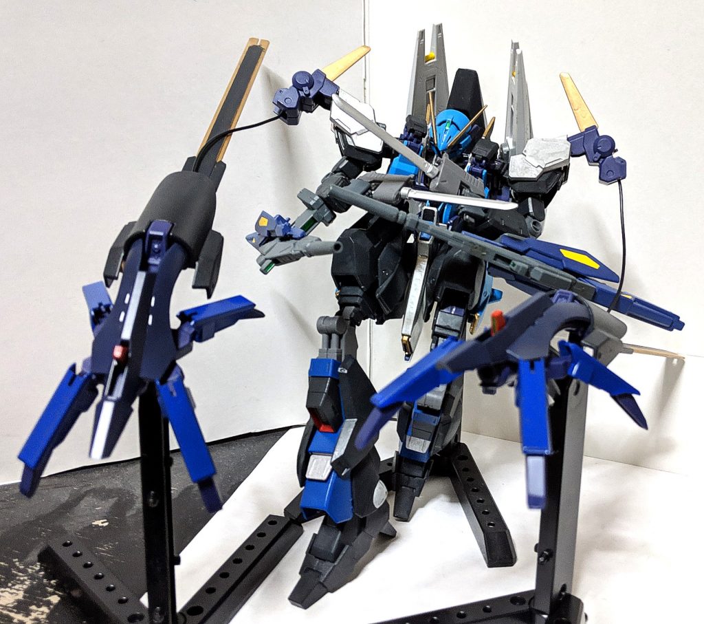 また、コンポジット・シールドブースターは従来通り分離させる事も可能、遠隔攻撃も得意としてます