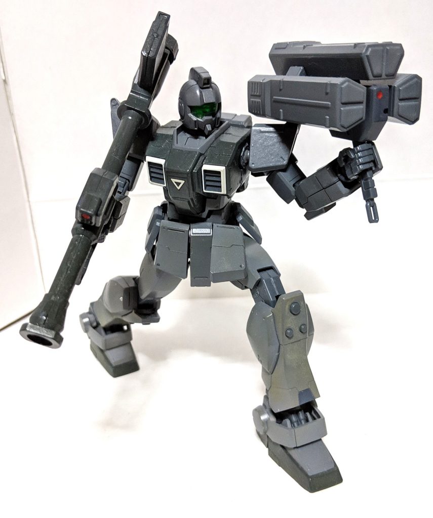 関節部には一切手を付けていませんので可動域はそのまま、現行のHGと同等の可動域です