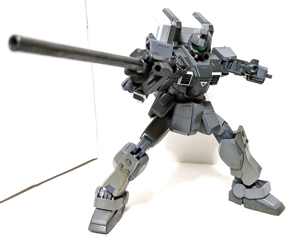 もちろん、ウェポンラック装備後もしっかりポーズを付ける事が出来ます