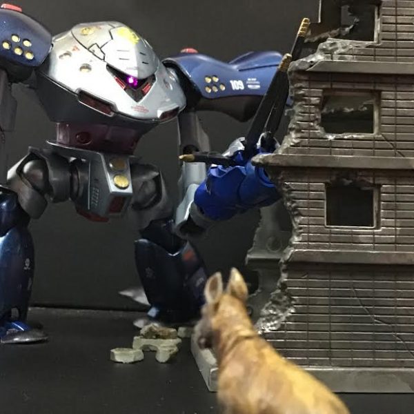 HG　ハイゴック　「潜入成功・・・、いや、ワンコに見つかりました!!」