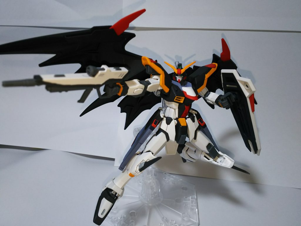 *「死神が地獄から舞い戻ってきたぜ!」*
ガンダムデスサイズフリーダム
武装を変えるだけで印象が激変した自由の死神です。
フリーダムのライフルとシールドを装備してSEED撃ち。
