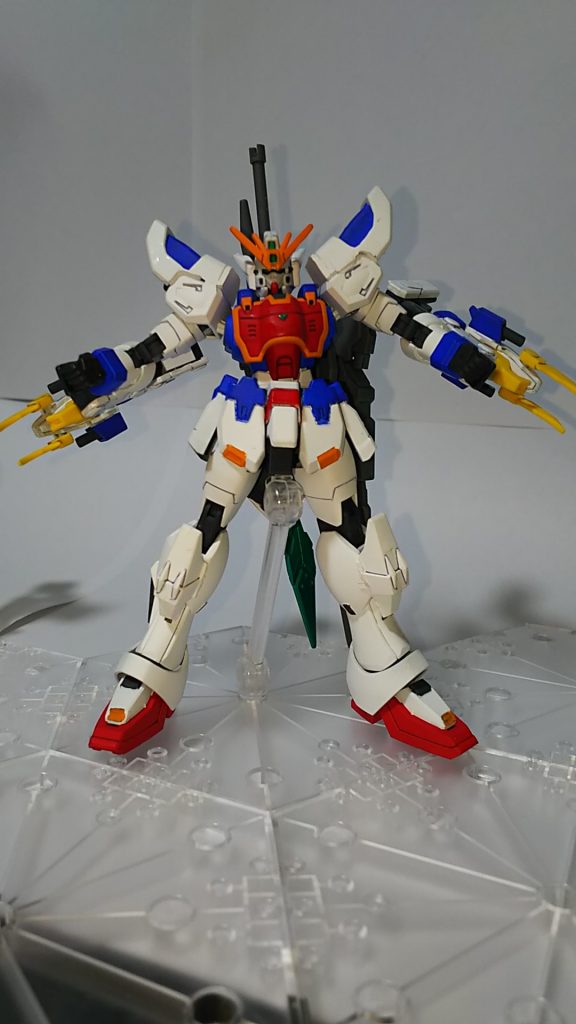 ジーエンアルトロン改
ドラゴンハングを両腕に装備。