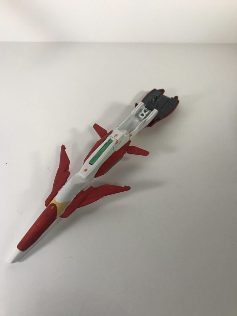 シールド
先端にV2のコアファイターの機首とプトレマイオスアームズのパーツを使用し、大型化しました。