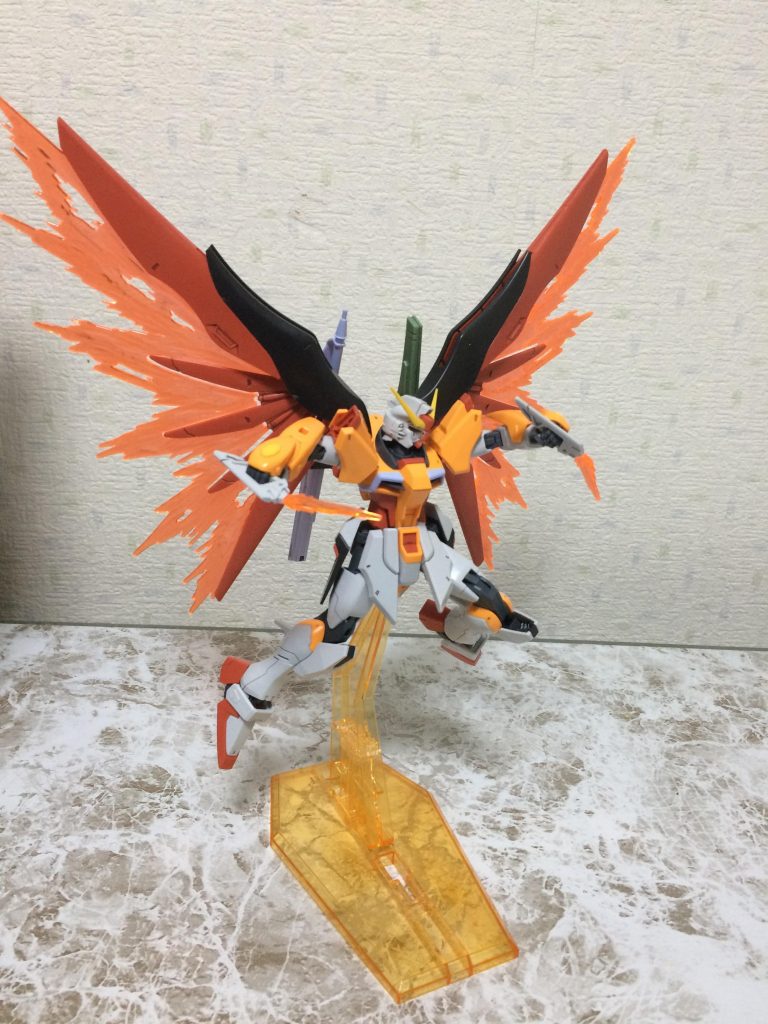 個人的にビームブーメランはポージングが難しいと思いました。ビームブーメランの刃が短いのが2本しか付いていなかったのが少し残念です。