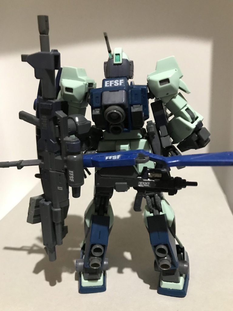 背面
バックパックのメイン、サブスラスターと脹脛のスラスターを交換
サブアームの接続口を替えたため、複数の装備を懸架できるようにしています