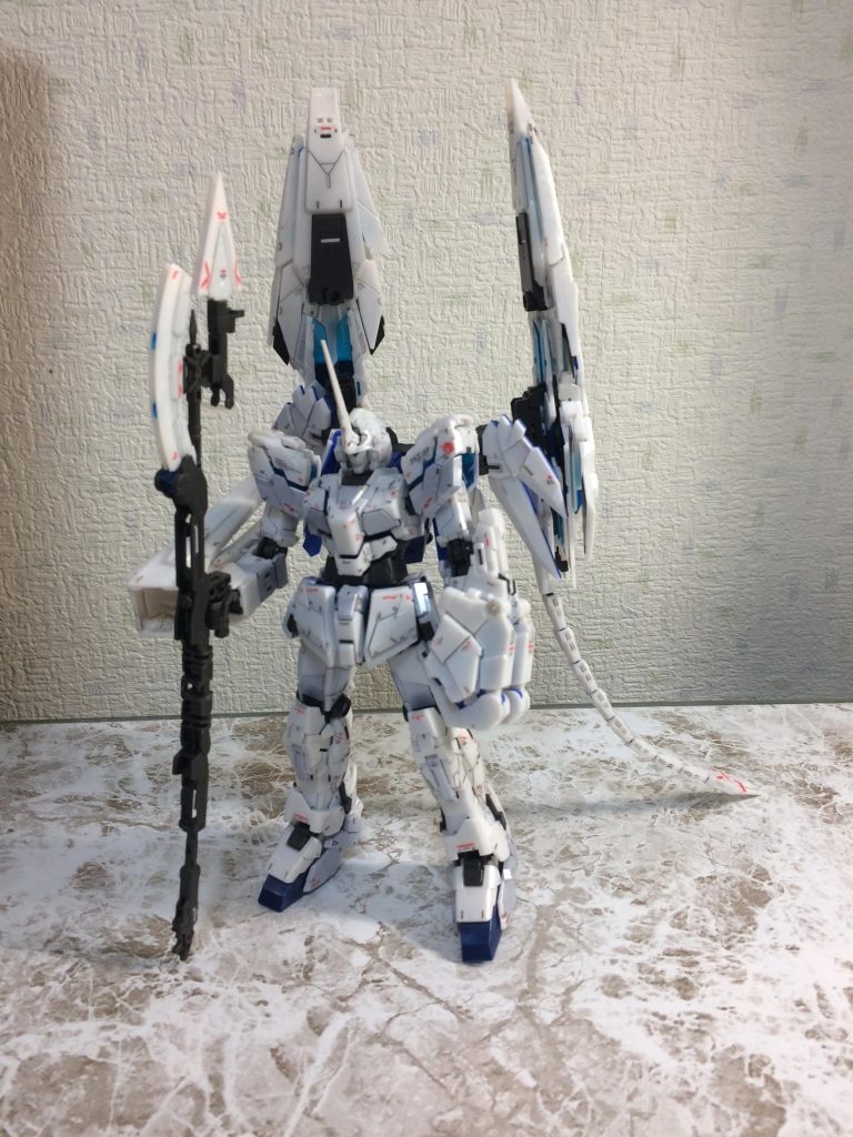 ユニコーンモードの時バックパックのアームードアーマーXCの正しい位置が説明書にも書いてないのでわかりません。
なので恐らくこうだろうとこの形にしています