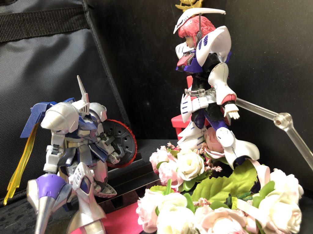 ozy「フッフッフッフ…いいぞ、このレビューはいっそう混沌としてきた!」
ハマーン様「いかんな、私とあろう者が、ついペースに乗せられてしまった。」
ozy「さあそろそろ幕としようではないか、ハマーン・カーン。この混沌と化したレビューに一体どれほどのリスナーが付いてきているのか、楽しみだよ。ハハハハハっ!!」
ハマーン「ふむ、この感じ....。いい加減にしておくのだな、ozyとやら。モビルドール、おそらく、ろくな事になるまいよ。」