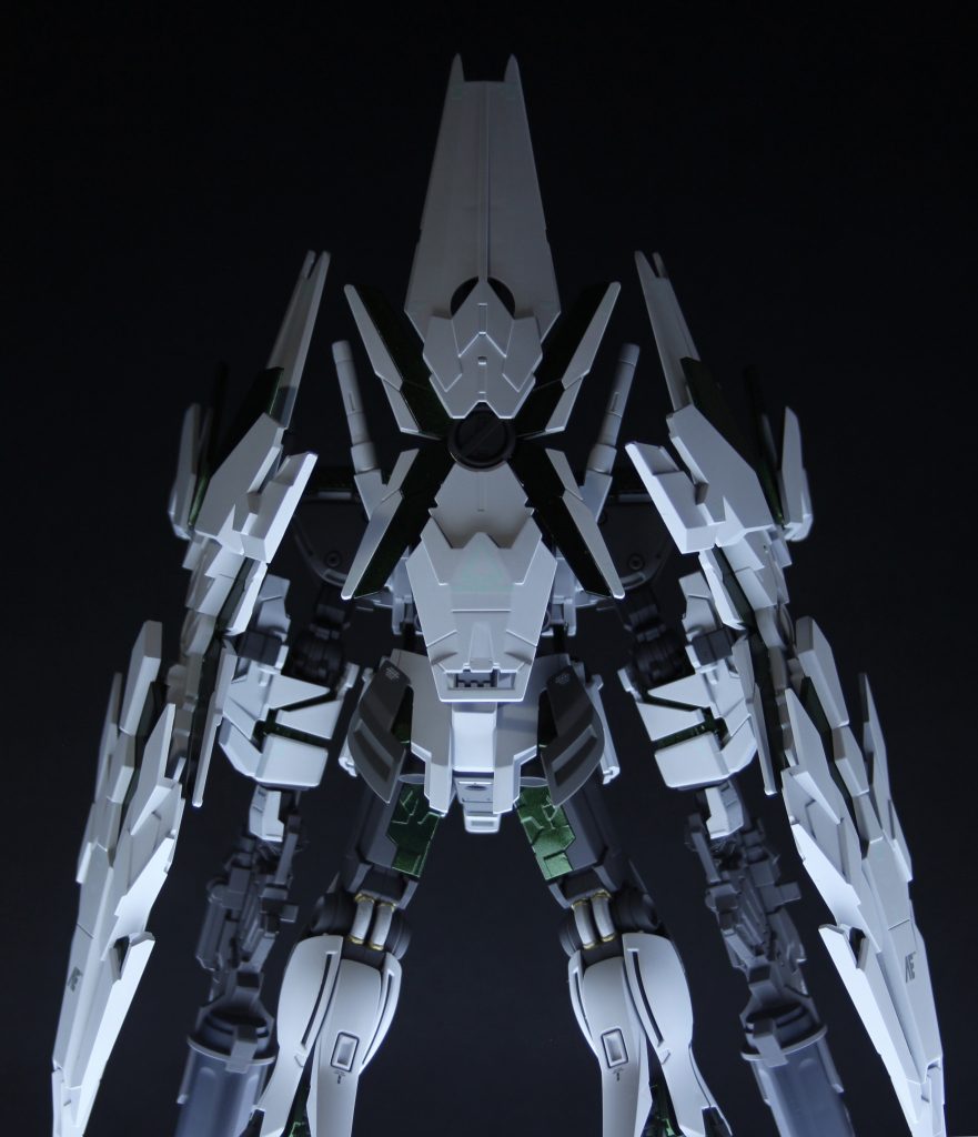 下からのライティング
角度を変えるだけで幻想的な写真が取れました(*´ω`*)