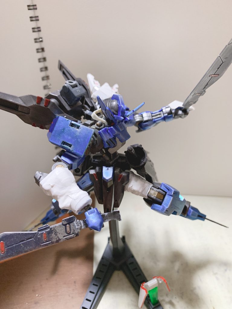 右腕や左脚に巻いているサラシのようなものは個人的な趣味で、破損しても改修して使い続けるスタイルが好きなので巻きました。

最後まで見ていただけて嬉しいです！またちまちま載せていきますのでどうぞ宜しくお願いたします！