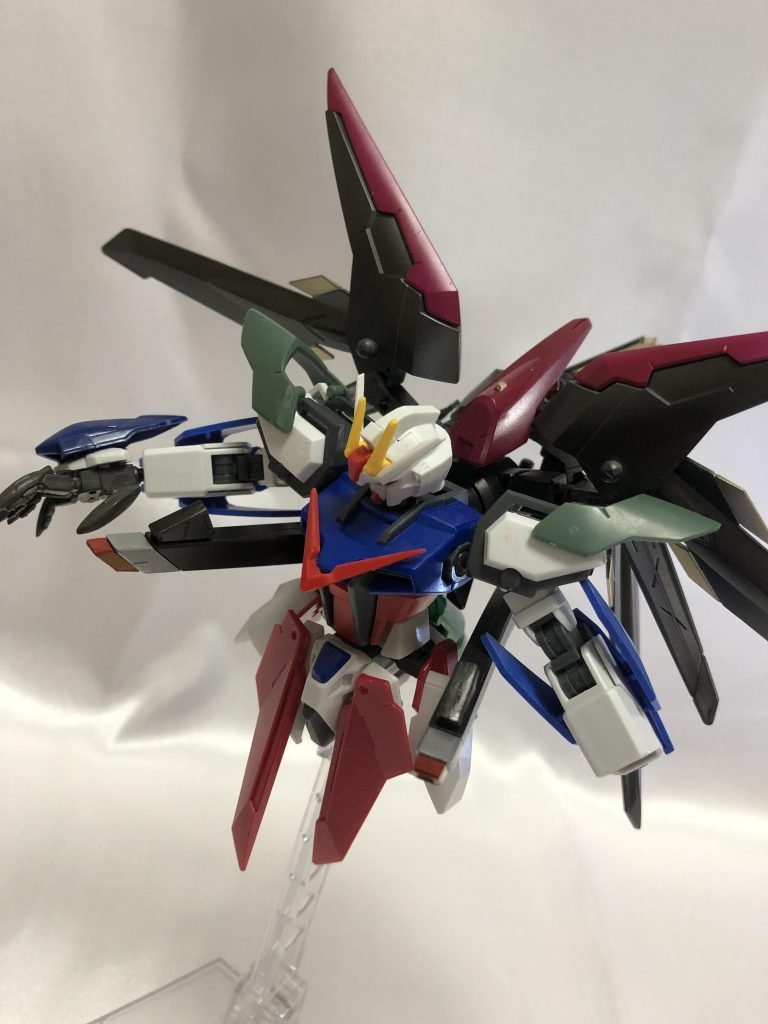 ダークマターブースターをメインに使っているので合体もできます。
脇下からレールガンを撃てるうえ、コアドライブの力で稼働力も断然上がります。(脳内設定