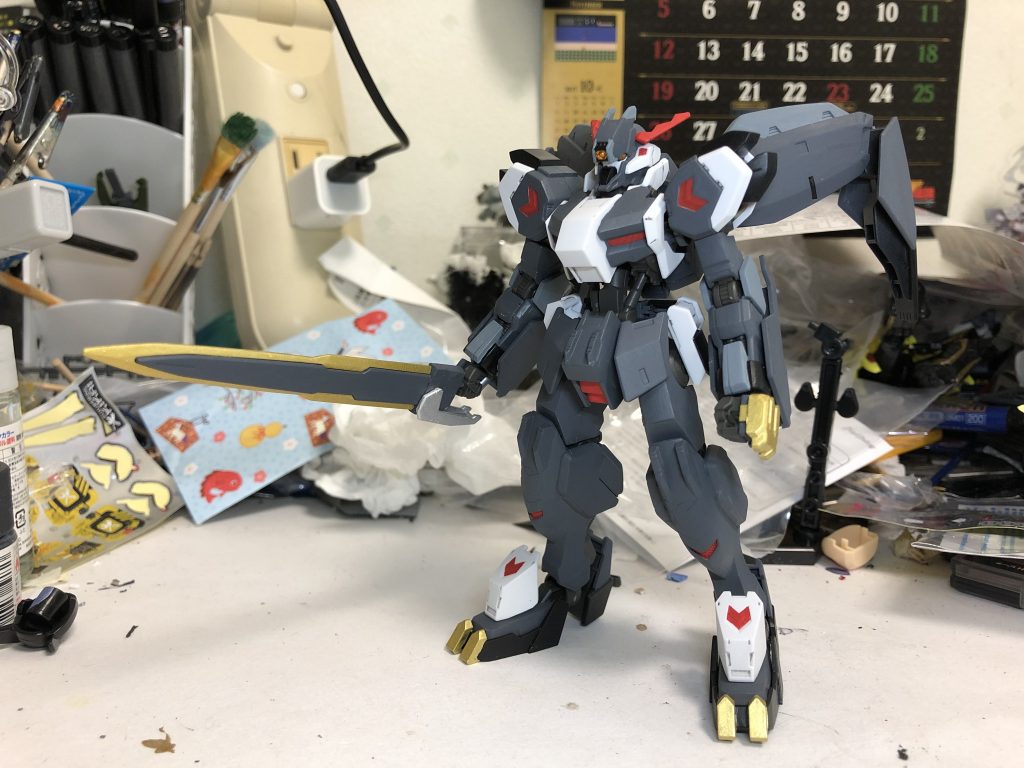 ベージュをジャーマングレーに、オレンジを赤に