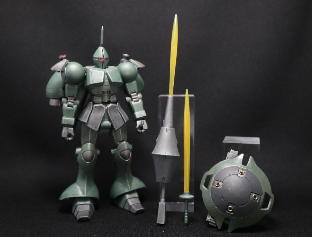 スタティックディスプレイ。武装はビームランス(マシンガン2門内蔵)、メガ粒子砲内蔵シールド、ビームサーベル