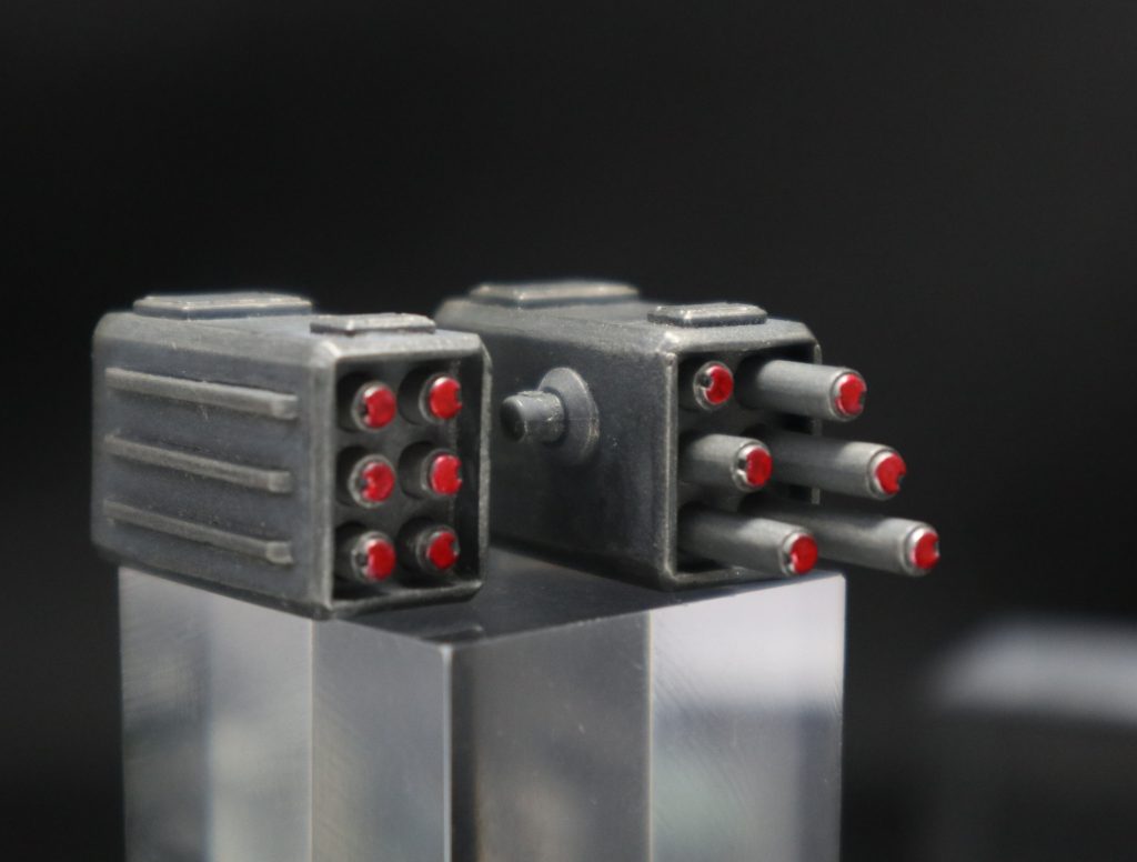 脚部6連装ミサイルポッドはスクラッチ。