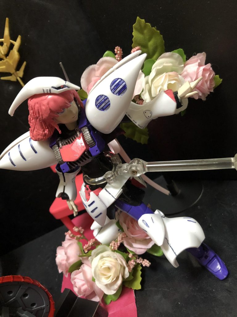 ozy「どうかな?ハマーン・カーン!!これこそが最終形態!!」
ハマーン様「コレは!!ガンダム聖衣(クロス)!!!」
ozy「そうだ!その中でも最上位の杞憂琶麗座(きゅべれいざ)!!白金の聖闘士のガンダム聖衣なのだ!!」
ハマーン様「なんと...!!」