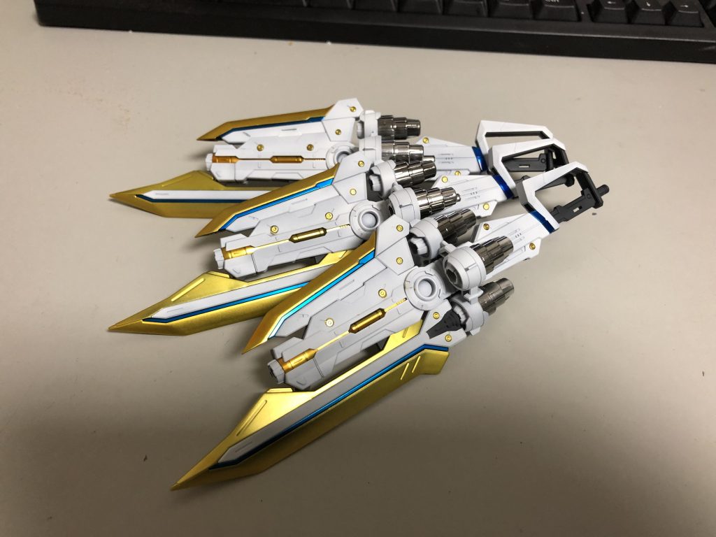 カルトヴルッフは塗り分けによる金属表現を多用しアクセントをつけました