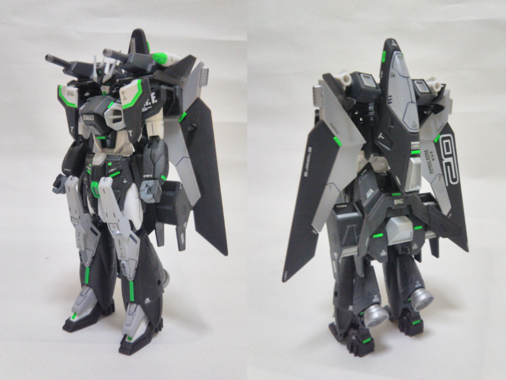 軽装時
装甲強化
腰部・脚部バーニア追加