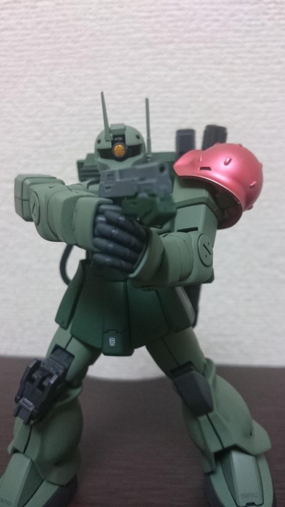 ハンドガンもきまってます！