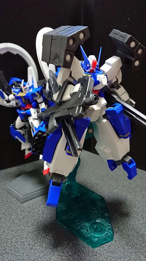 以前投稿した上条春菜ちゃんカスタムのダブルオーダイバーと。
なんだかアイマスっぽいガンプラが余計に分からなくなったかも