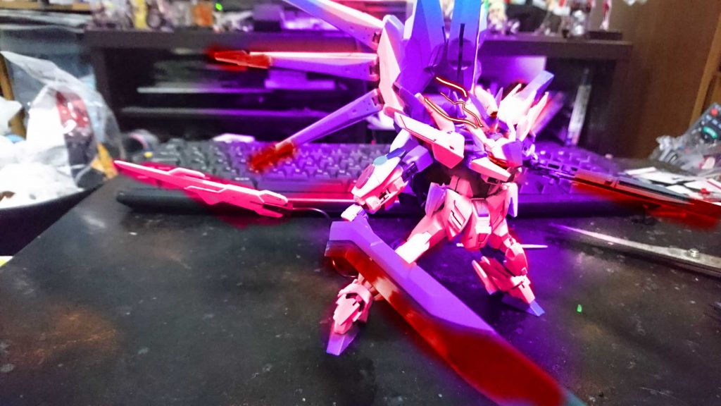 トランザム・リンケージ
お遊びで加工しました。はい
ギミックや武装によって色々遊べるようにしたのがこのガンプラです
まさに自由