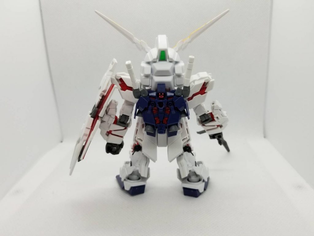 バックパックもHGのものを流用
中央に穴があるのはこれからネオジムを仕込む予定