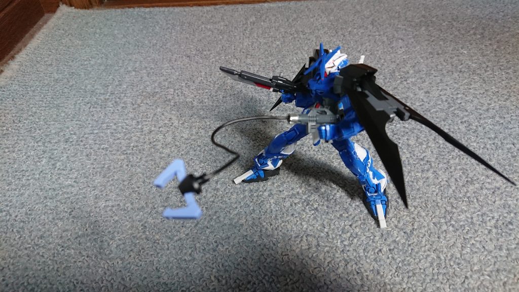 某ダークハウンドモチーフのアンカーショット(仮名)
ジムのビームスプレーガンにリード線入れて先端はソードストライクのアレです