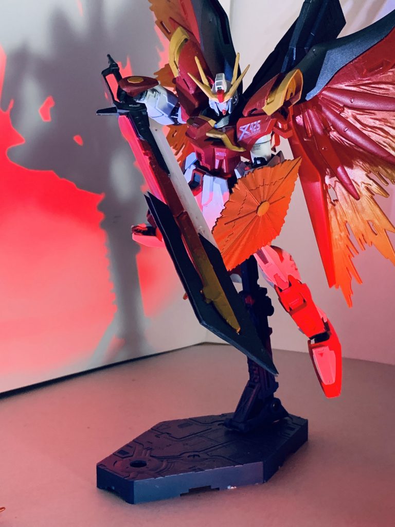 アロンダイト・マルス
刀身はプラ板からのスクラッチです
全体的なカラーはイタリアンレッドとゴールド
ホワイトです‼︎