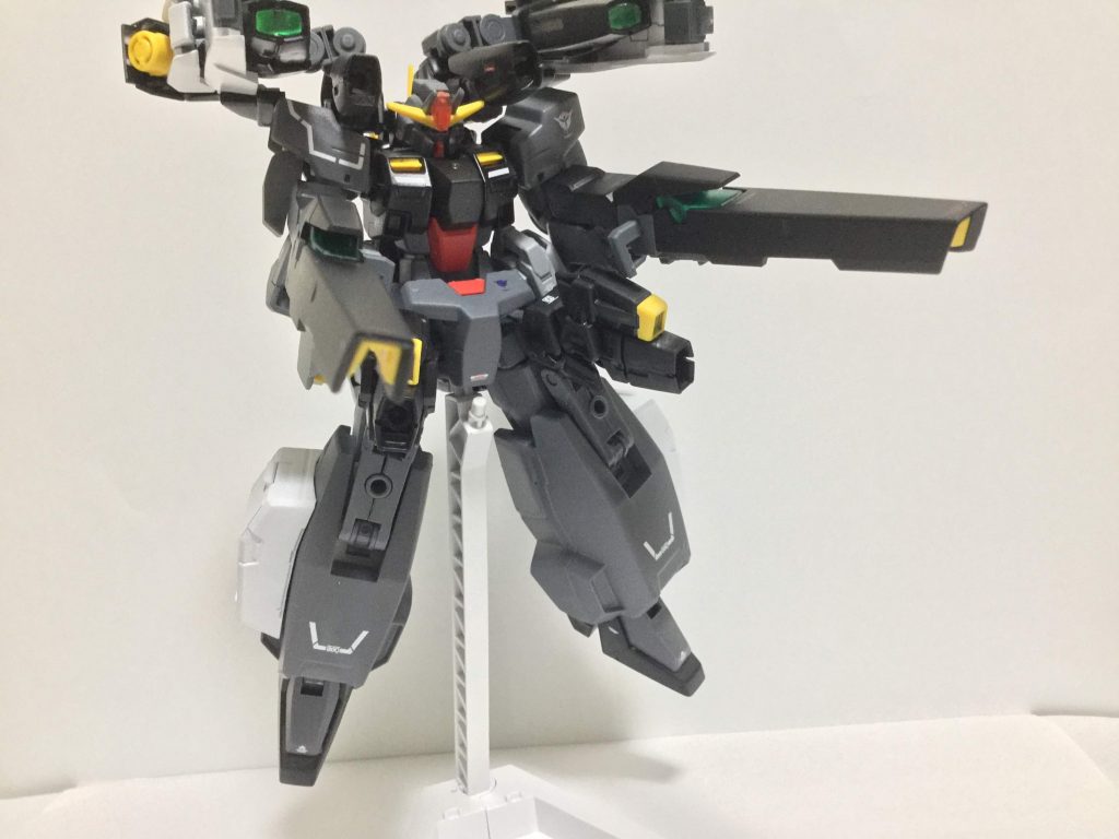 全門一斉総射
GNバズーカ2丁、GNキャノン6門により通常時でフェイスバーストモードのフルバースト並の火力になる