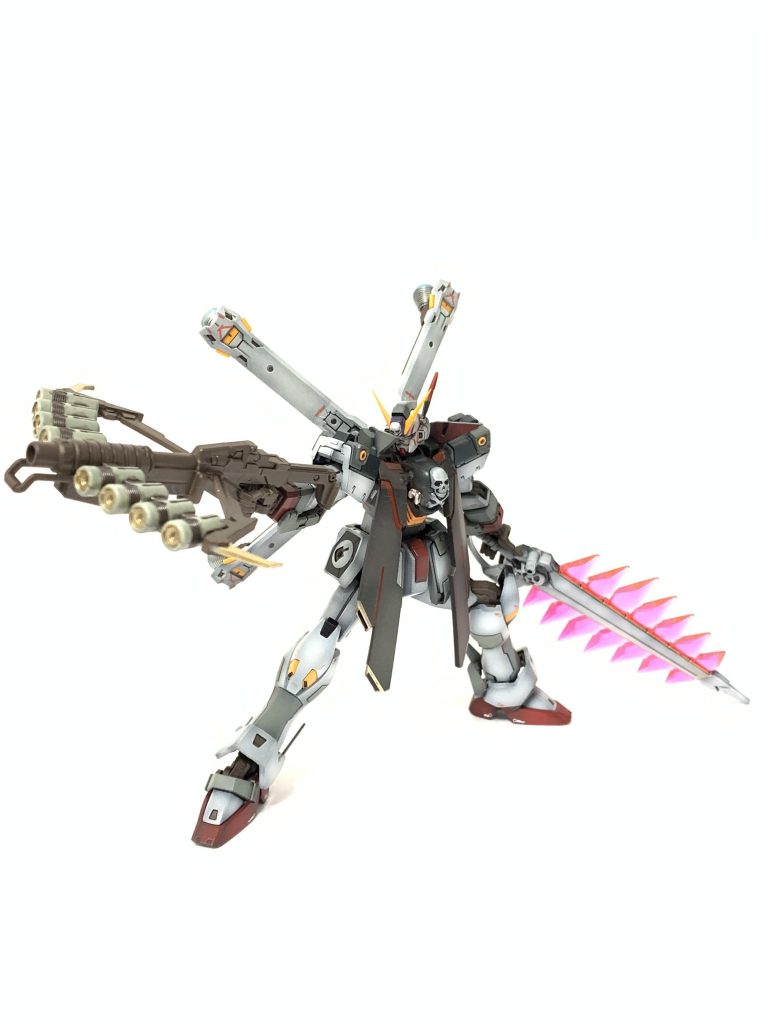 フルクロスユニット外してのアクションポーズ！
フルクロスユニットは、肩のジョイントを介して繋がっているので、このように取り外すことが出来ます！ただ、胸の部分のカバーは外したら穴が目立つなと思い、パテで隙間を埋め、接着しています！