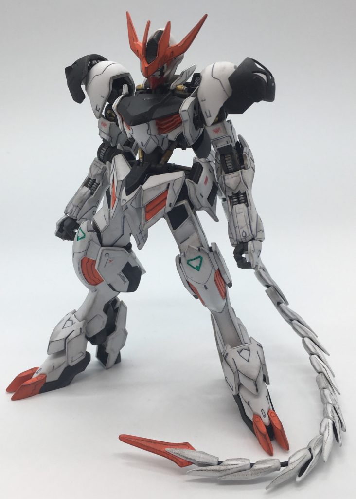 全体の色味は少なめにしています。