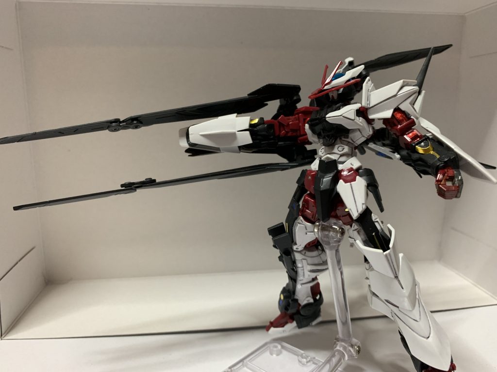 ライフルモード。ドラグーンの接続口は複数あるのではないかと解釈し、迷いつつも後方のピンは切り取らずそのままにしてます。